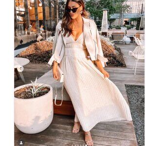 Banana Republic Jacqui Pleated Maxi Dress Beige Size 6